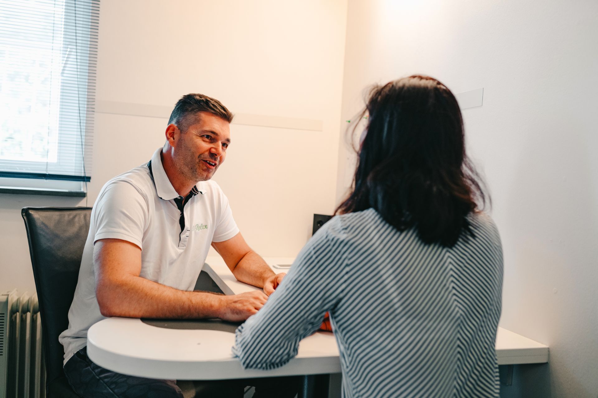 Joop Munnik stelt een kruidentherapie voor om je te verlossen van alle klachten tijdens je menopauze.